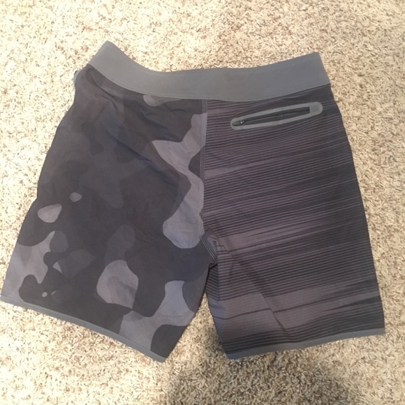 Men Oakley swim trunks - Picture 2 of 3
